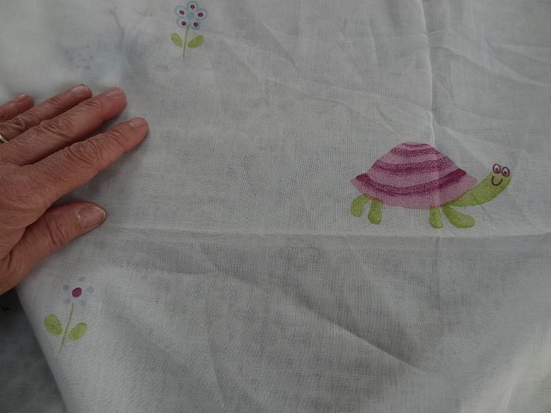 Voile coton blanc motifs escargots et papillons 2