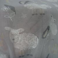 Voile coton gris clair imprimé moutons 3