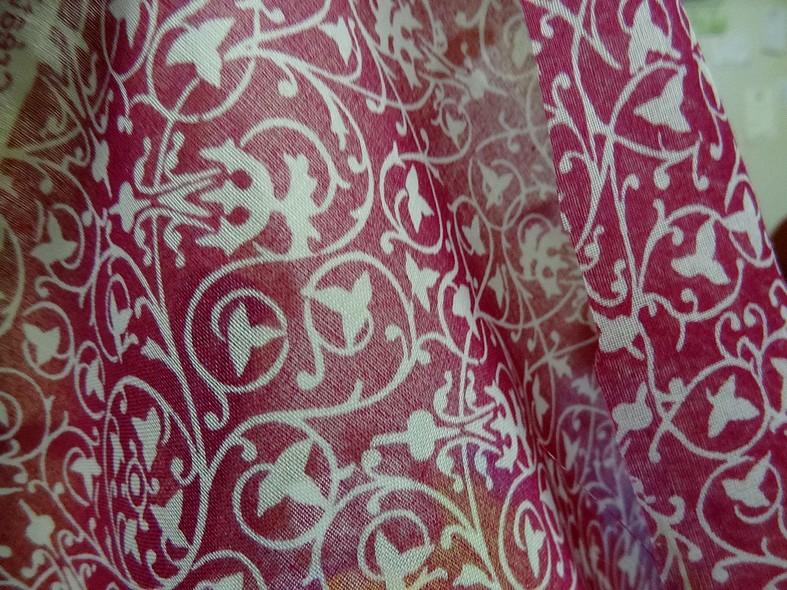 Voile coton petits motifs fuchsia et blanc 1