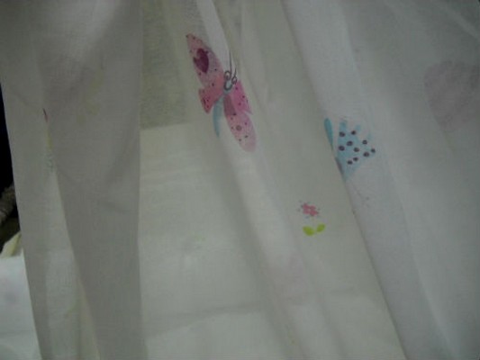 Voile de coton blanc imprime escargots et papillons 3