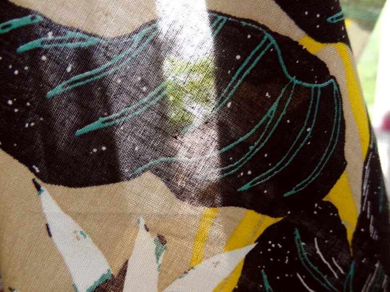 Voile de coton fond beige fleurs etoiles 1