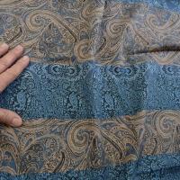 Voile de coton motif cachemire bleu et taupe 3 