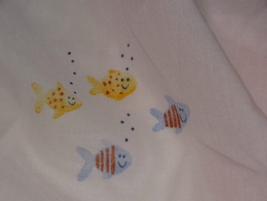 Voile de coton rose pâle petits poissons 3