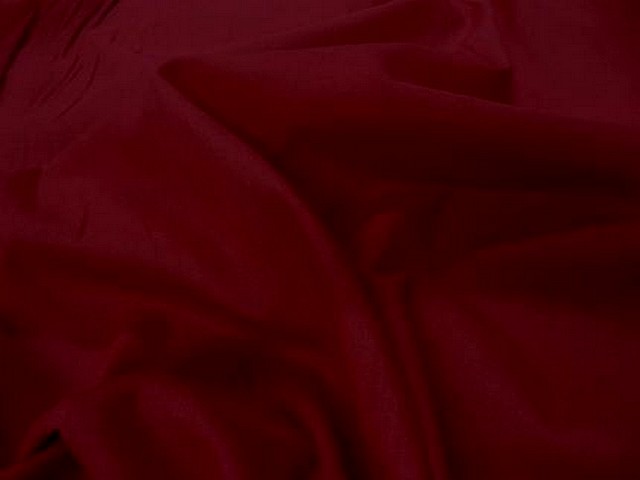 Voile de coton rouge fonce