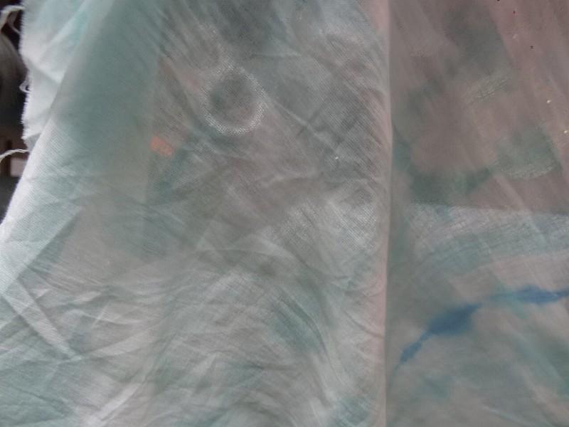 Voile de coton tie and dye blanc et aigue marine 4