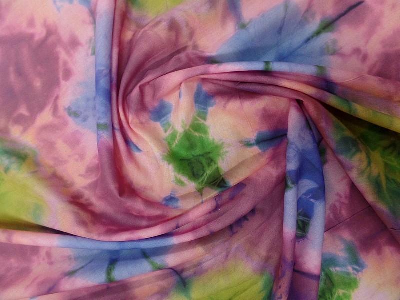 Voile de coton tie and dye eclats fond rose violace 5
