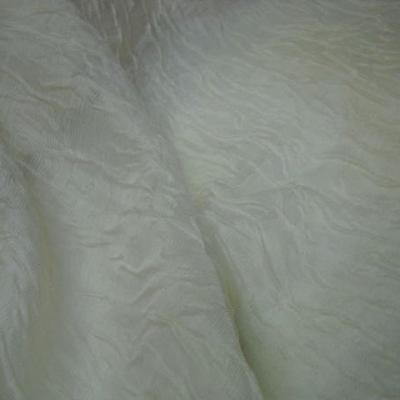 Voile de soie ecru chantilly froisse 1 