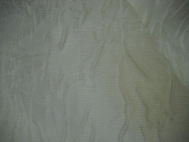 Voile de soie ecru chantilly froisse 2