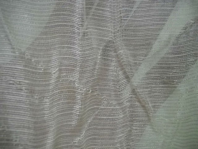 Voile de soie ecru chantilly froisse 4