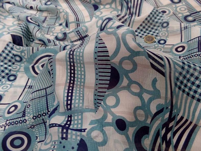 Voile de soie imprime retro ton blanc et bleu3 1