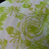Voile de soie satine blanc vert lime 