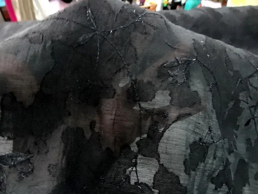 Voile devore et brode noir 4