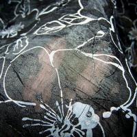 Voile noir froisse devore motif anemone 3 