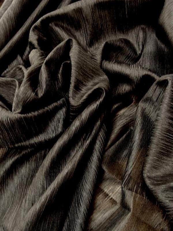 Voile polyester noir finement plisse 4 