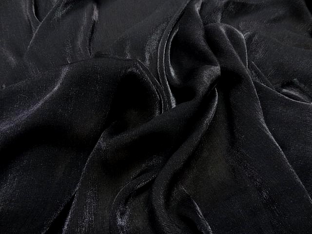 Voile polyester noir plisse a reflets 1 