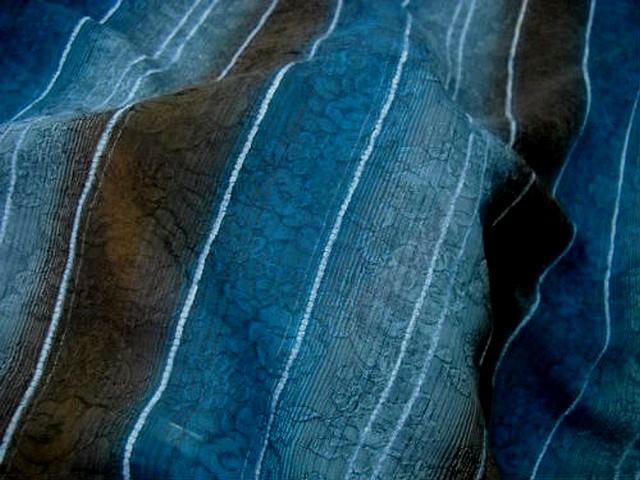 Voile rayures en camaieu de bleus et marrons faconne 3